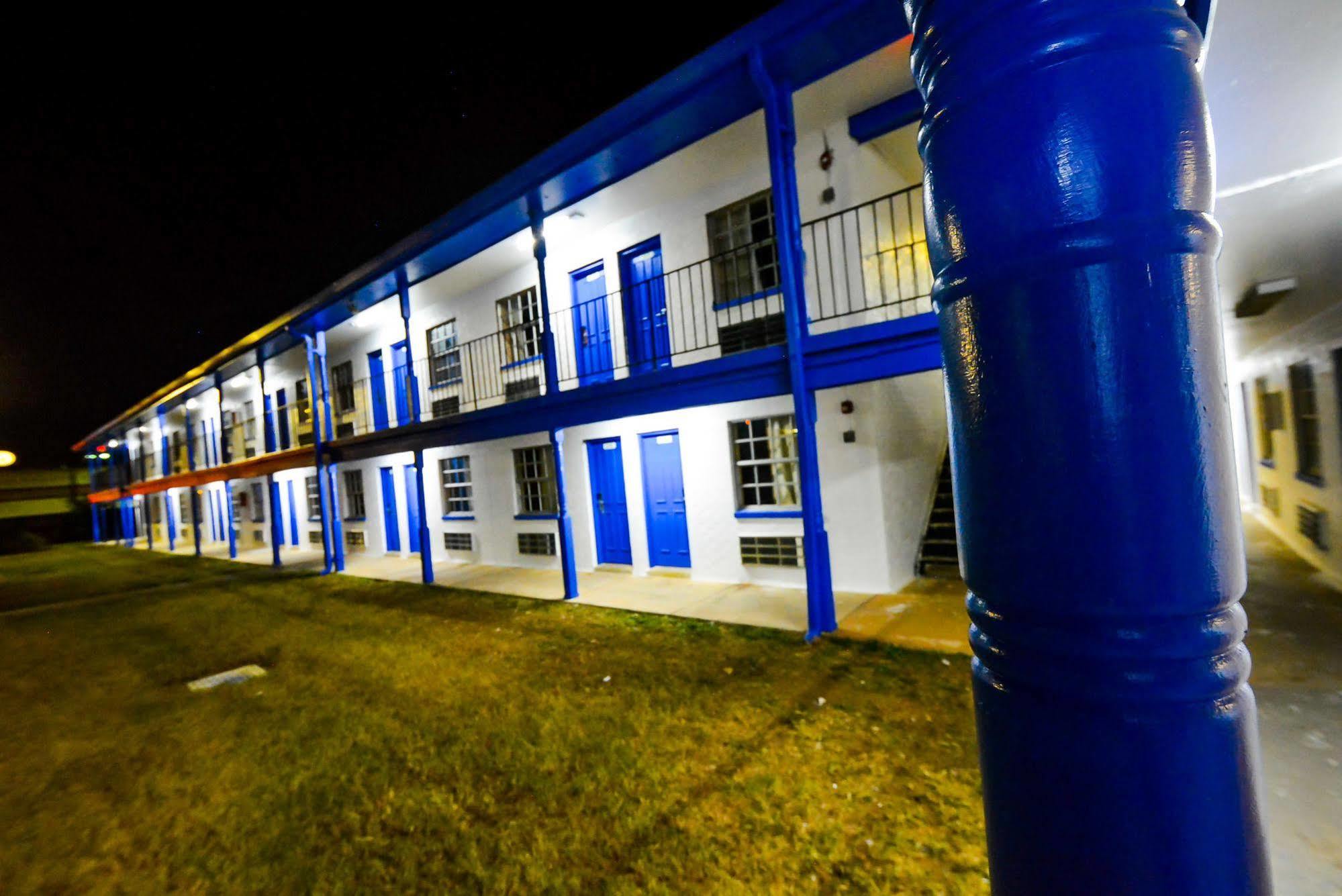 America'S Best Inn Montgomery Bagian luar foto