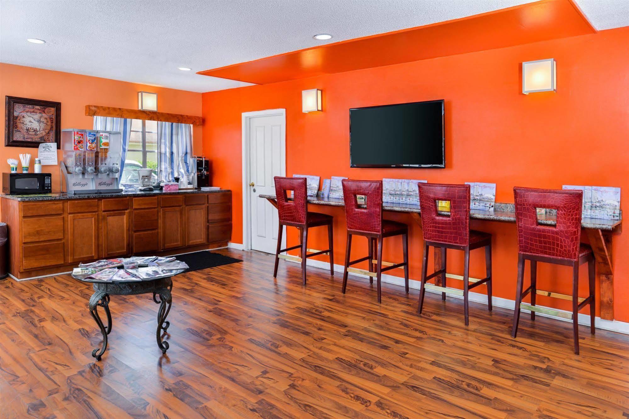 America'S Best Inn Montgomery Bagian luar foto