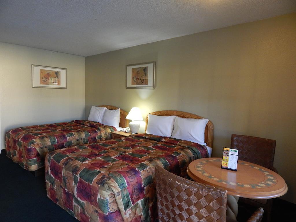 America'S Best Inn Montgomery Bagian luar foto